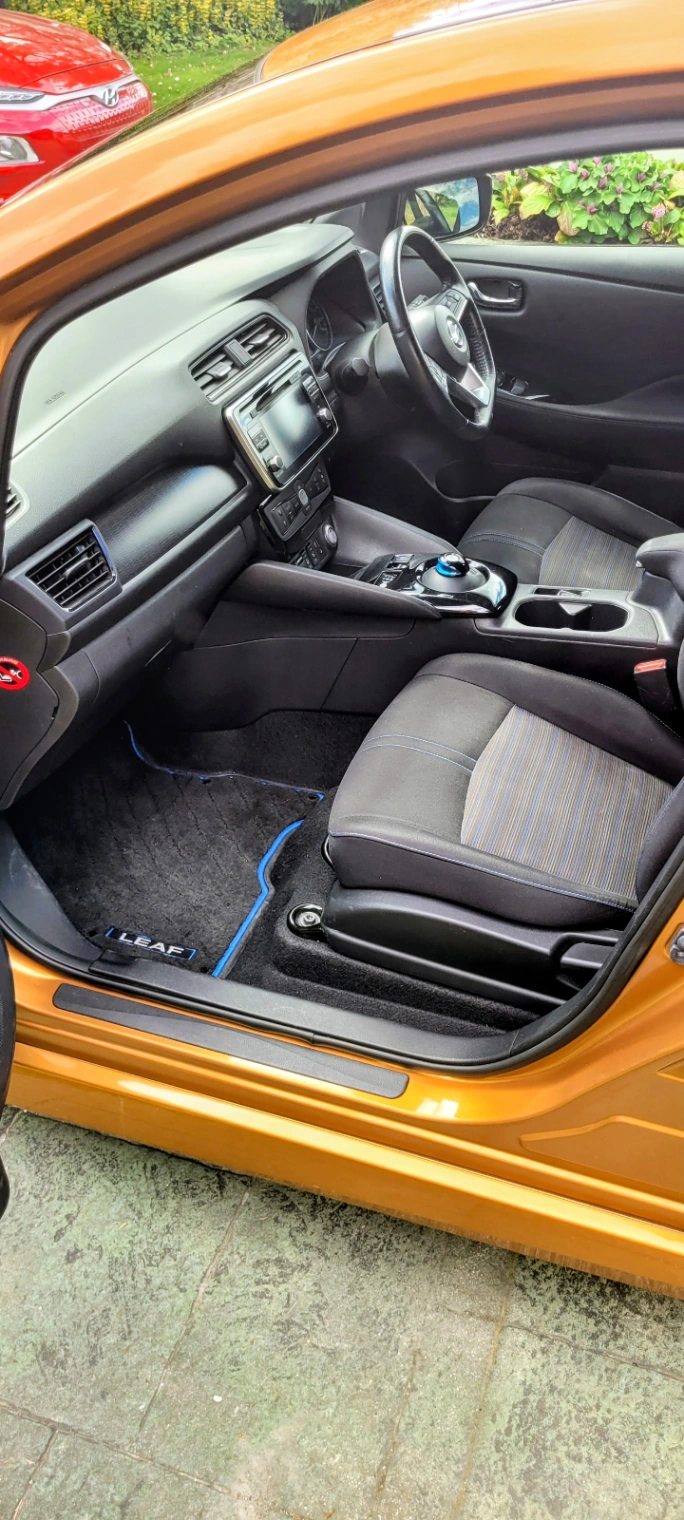 2017 Nissan Leaf - G Spec, photo 7