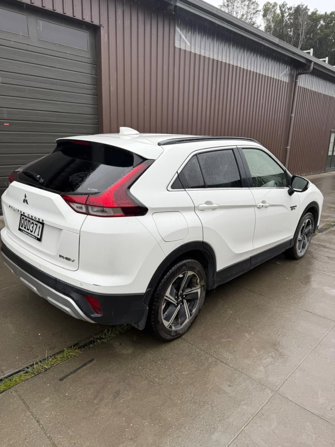 2024 Mitsubishi Eclipse Cross PHEV — photo 4