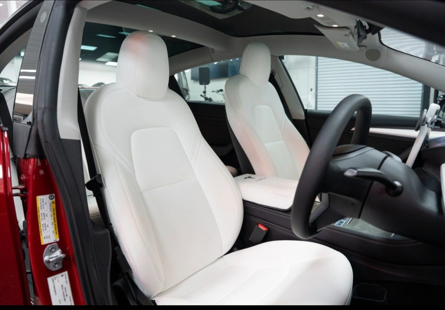 Tesla Model 3 2022 51K Ultra Red with white interior, photo 6