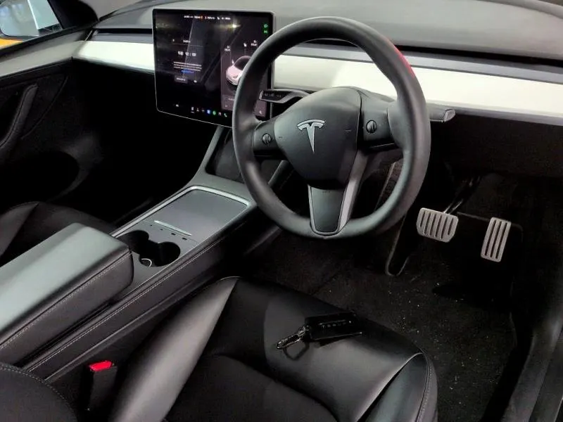 2023 Tesla Model Y Performance AWD Dual Motor Long Range, photo 4