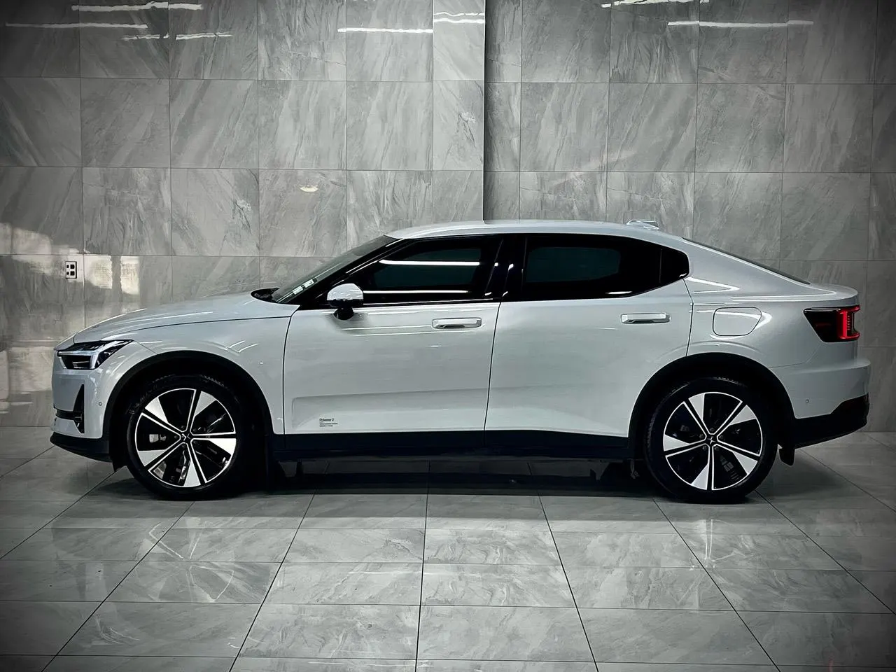 2023 Polestar 2 Standard Range Single Motor — photo 2