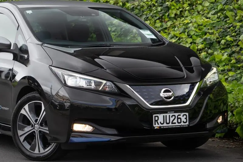 2018 Nissan Leaf 40G (40kWh) — photo 3