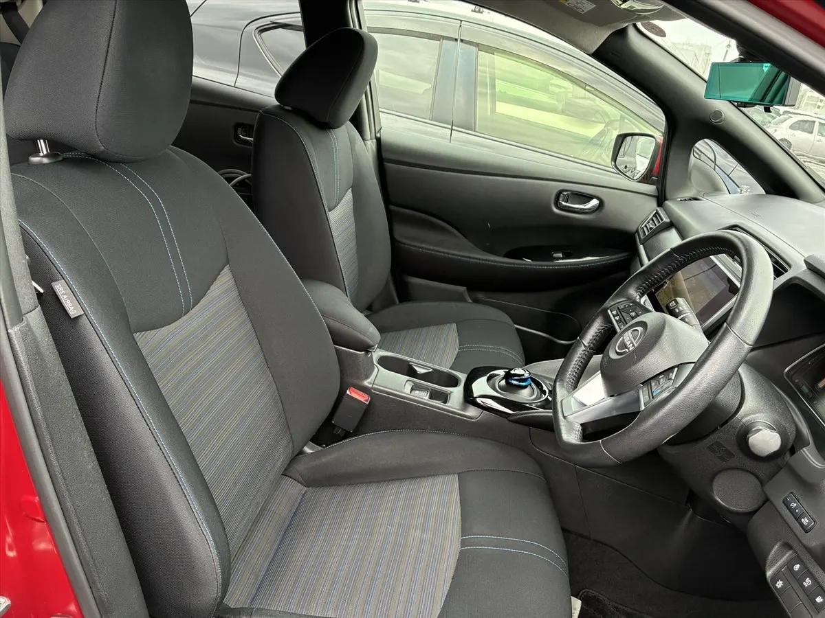 2022 Nissan Leaf X V Selection (40kWh) — photo 6