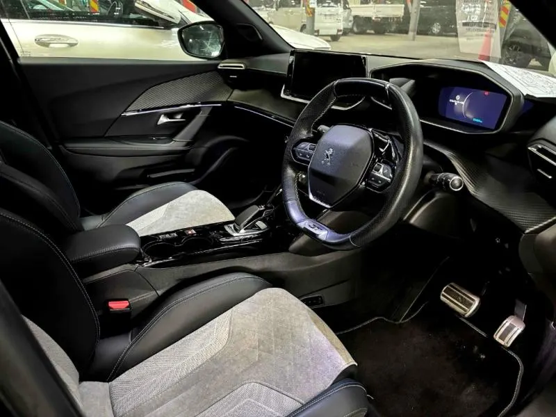 2021 Peugeot e-2008 GT (50kWh) — photo 4