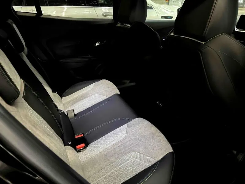 2021 Peugeot e-2008 GT (50kWh) — photo 6