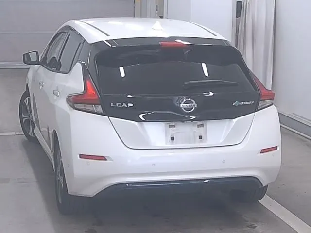 2017 Nissan Leaf 40G 82% SOH 360-cam Pro Pilot — photo 4