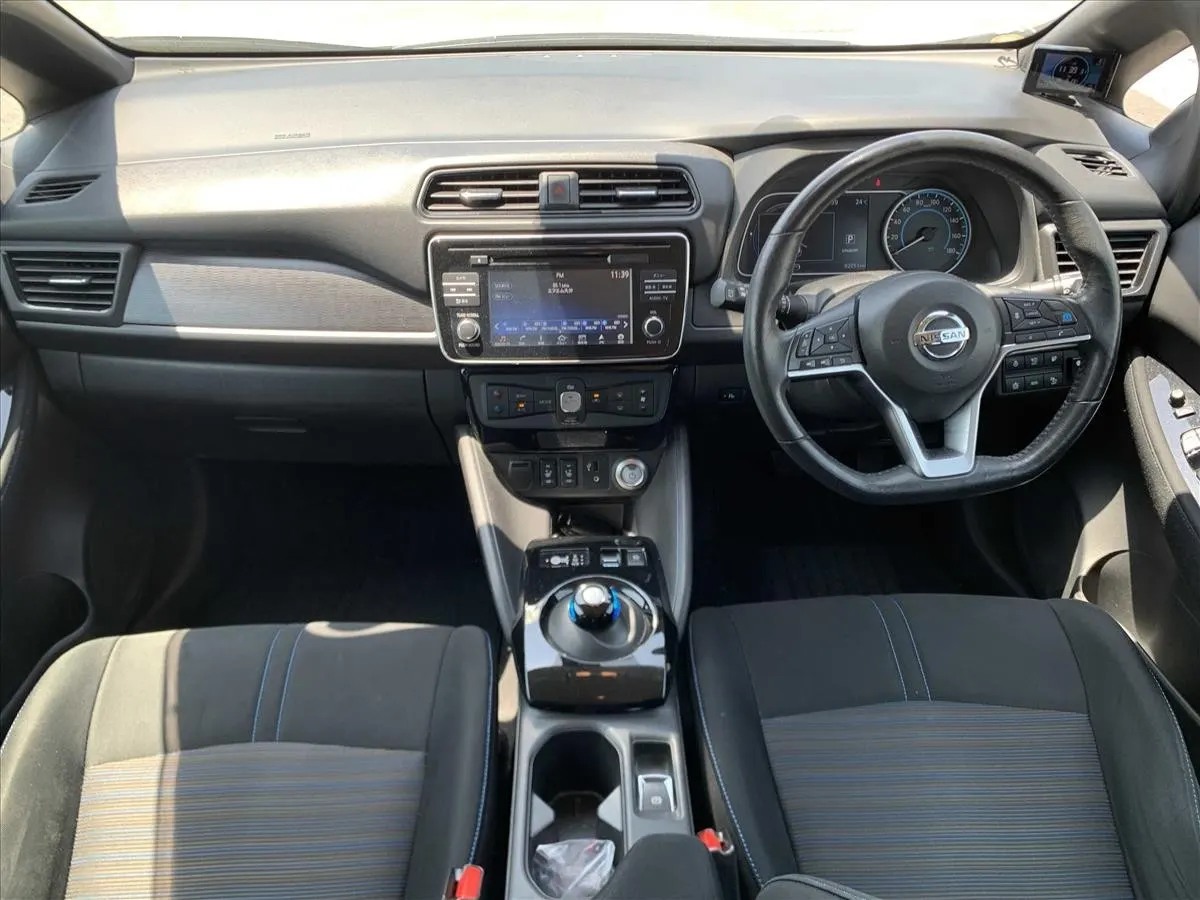 2017 Nissan Leaf G (40kWh) — photo 9