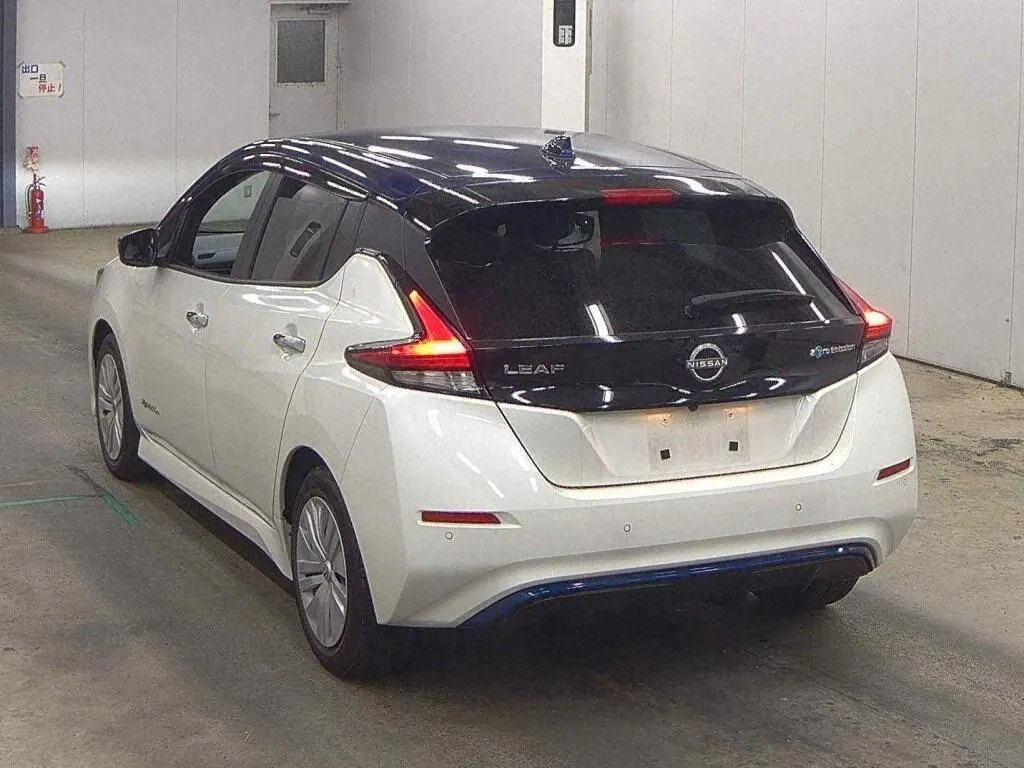 2022 Nissan Leaf S (40kWh), photo 2