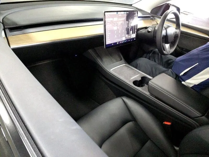 2022 Tesla Model Y Long Range RWD (60kWh), photo 5