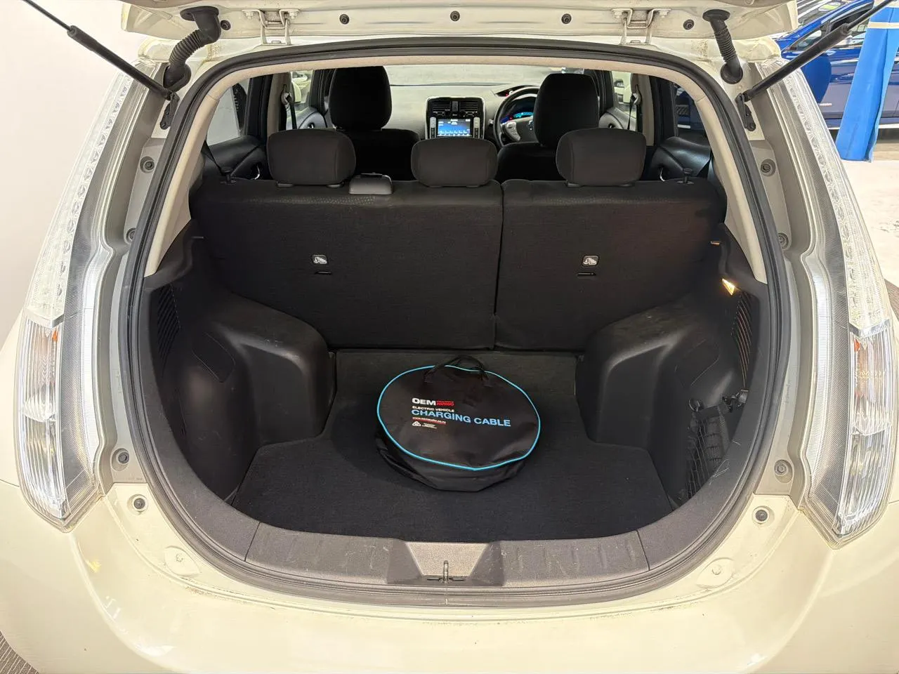 2016 Nissan Leaf ZERO EMISSION (24kWh) — photo 8