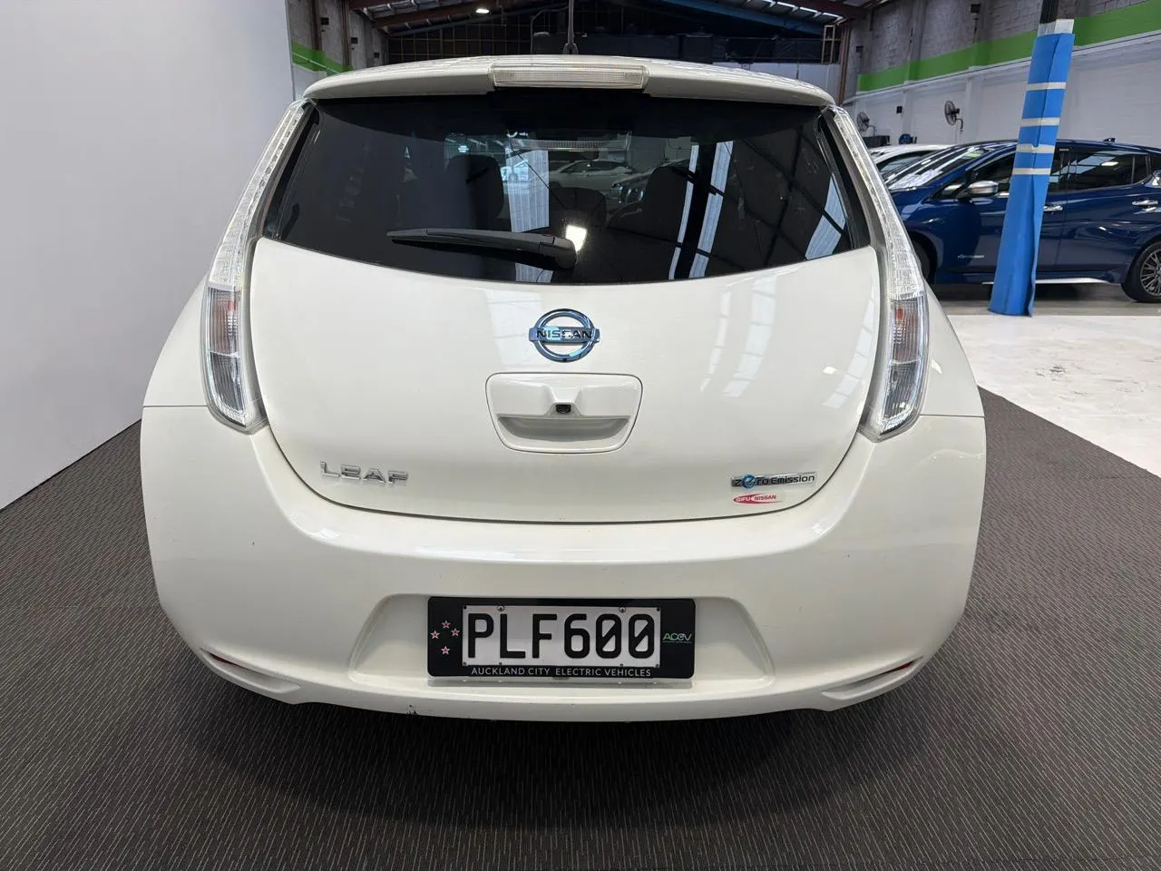 2016 Nissan Leaf ZERO EMISSION (24kWh) — photo 4