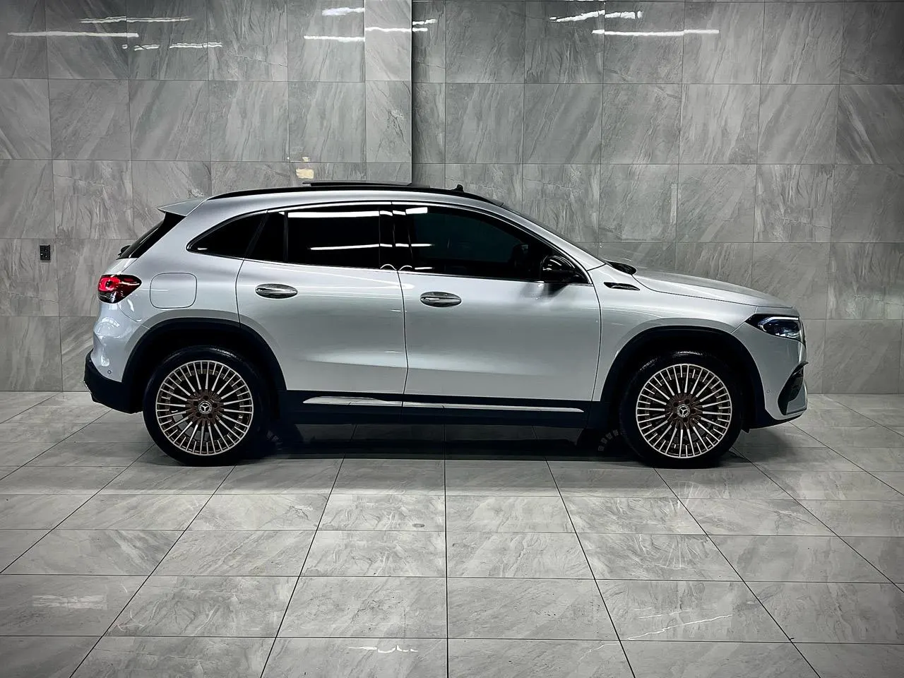 2022 Mercedes-Benz EQA 250 Edition One, photo 2