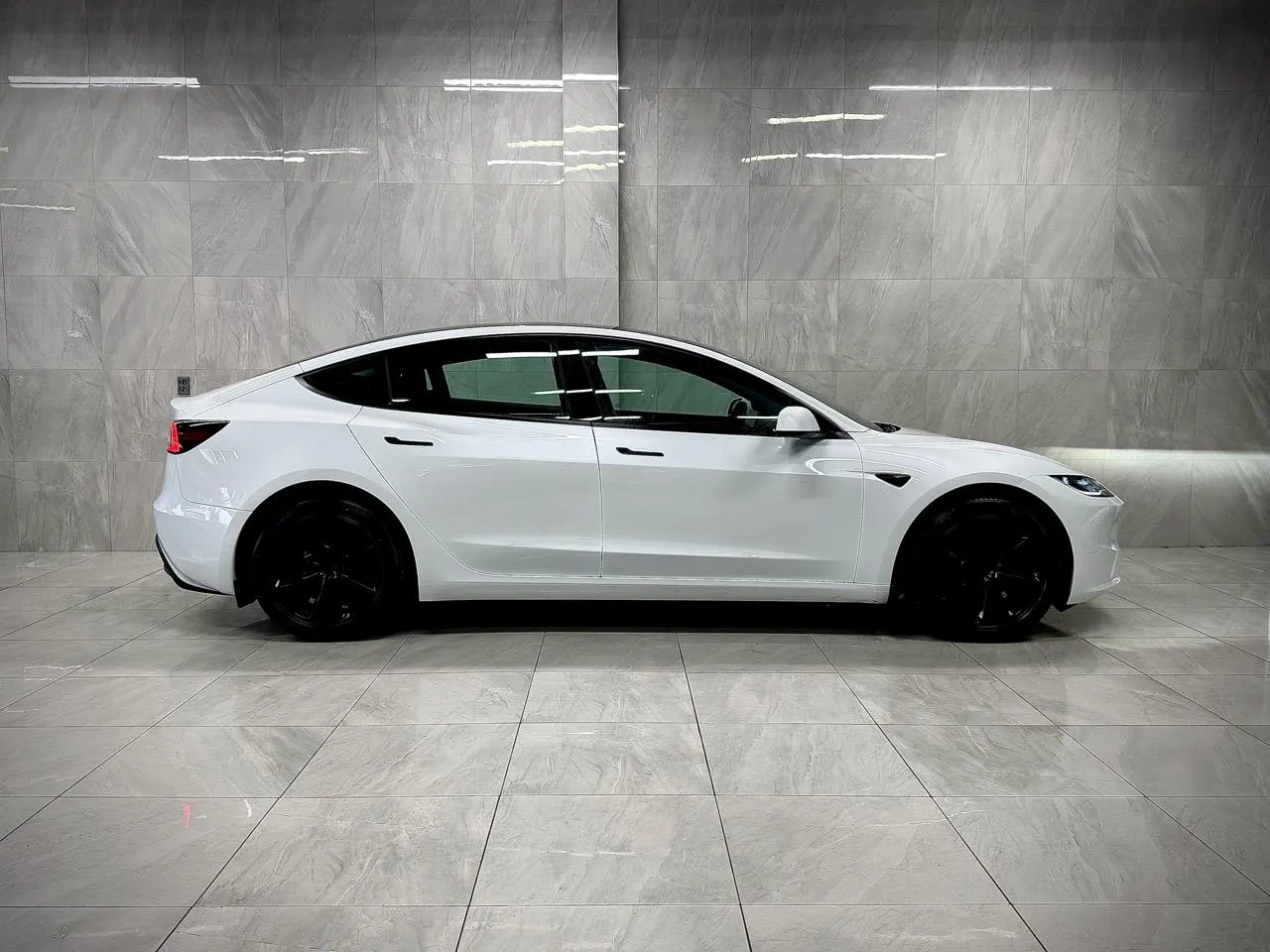 2024 Tesla Model 3 Long Range AWD — photo 5