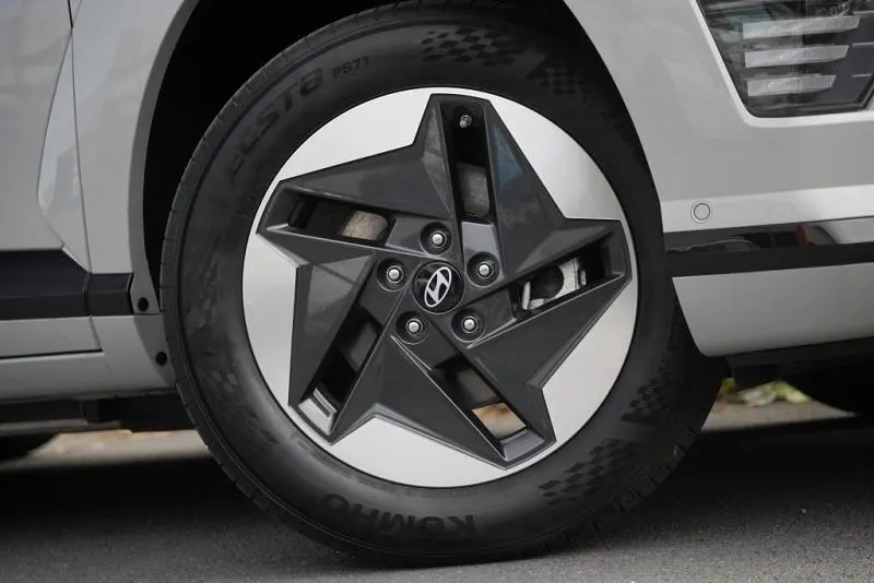 2023 Hyundai Kona EV Voyage (64kWh), photo 7
