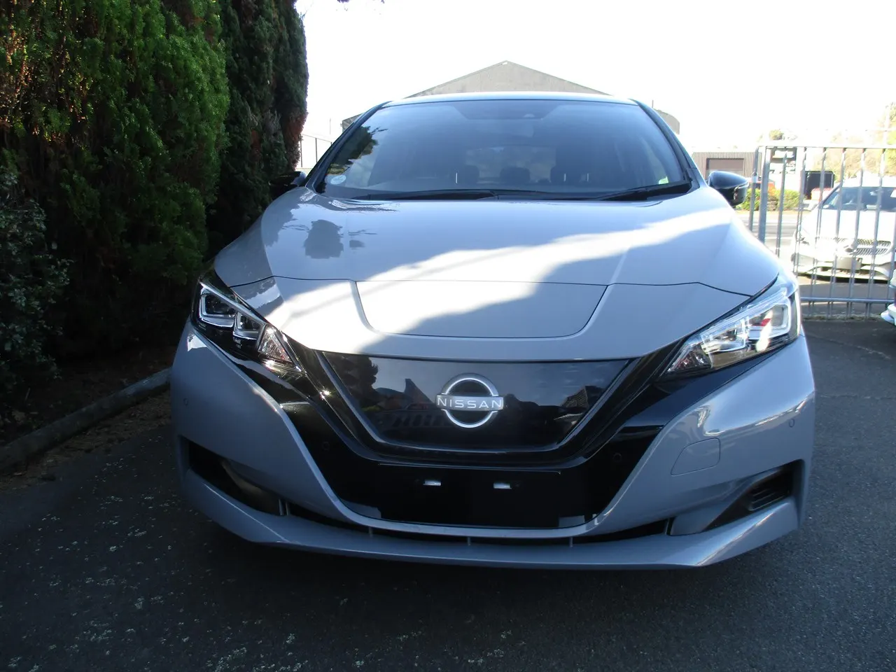2022 Nissan Leaf S — photo 2