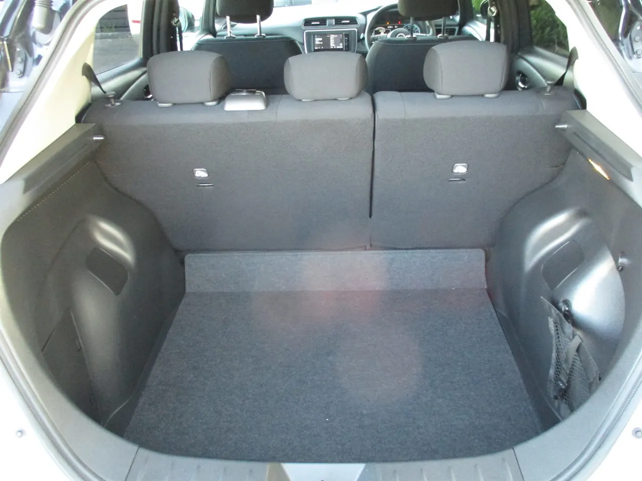 2022 Nissan Leaf S — photo 6