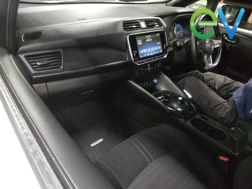 2020 Nissan Leaf X (40kWh) — photo 5