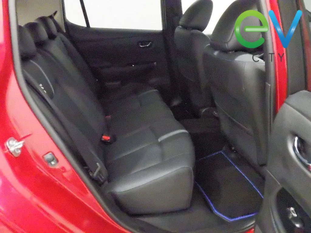 2022 Nissan LEAF X 40kWh With Pro Pilot, 360 Camera, Leather &  BOSE Audio, photo 7