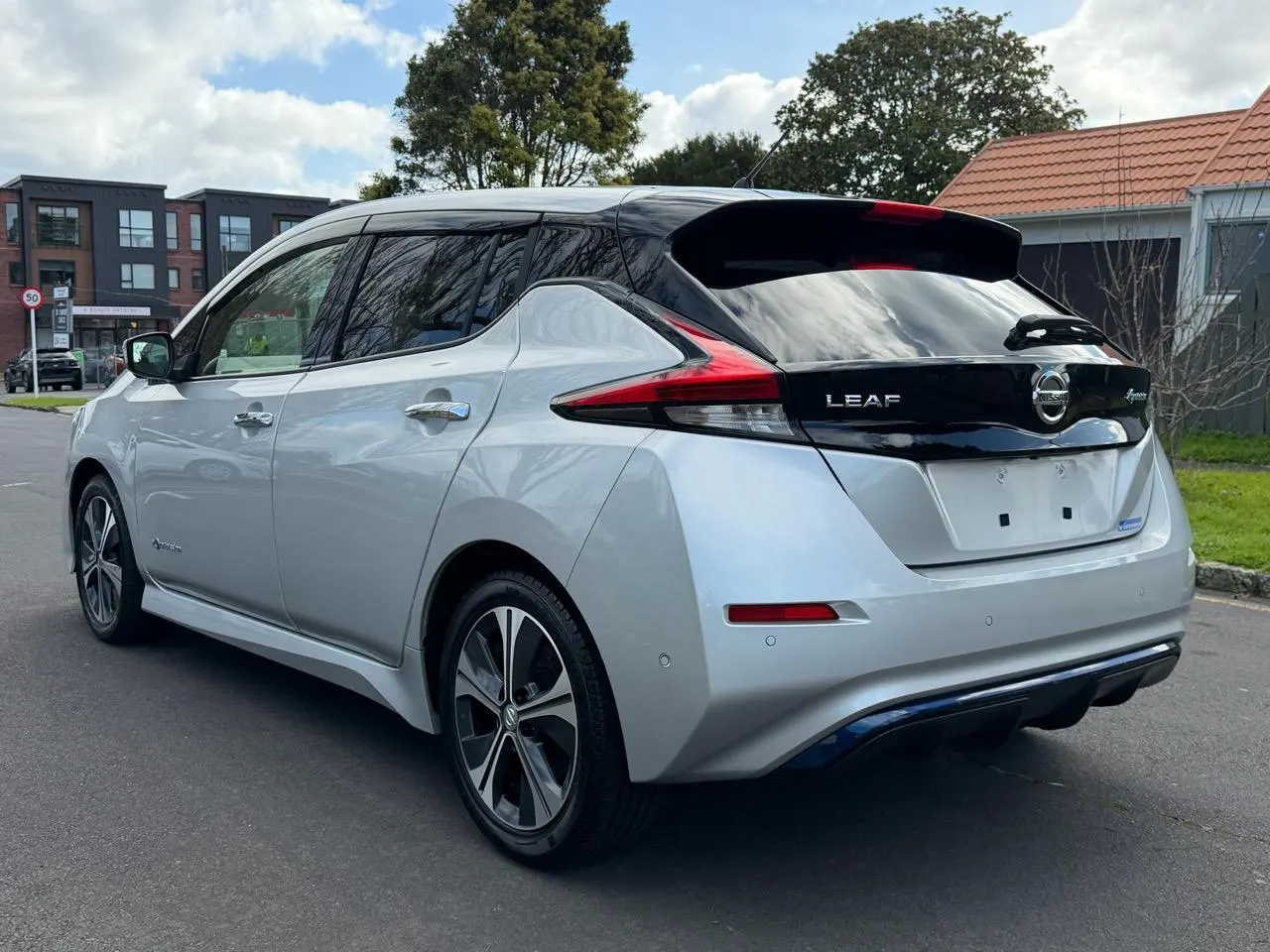 2017 Nissan Leaf 40kWh G 87% SOH (Top Spec) — photo 7