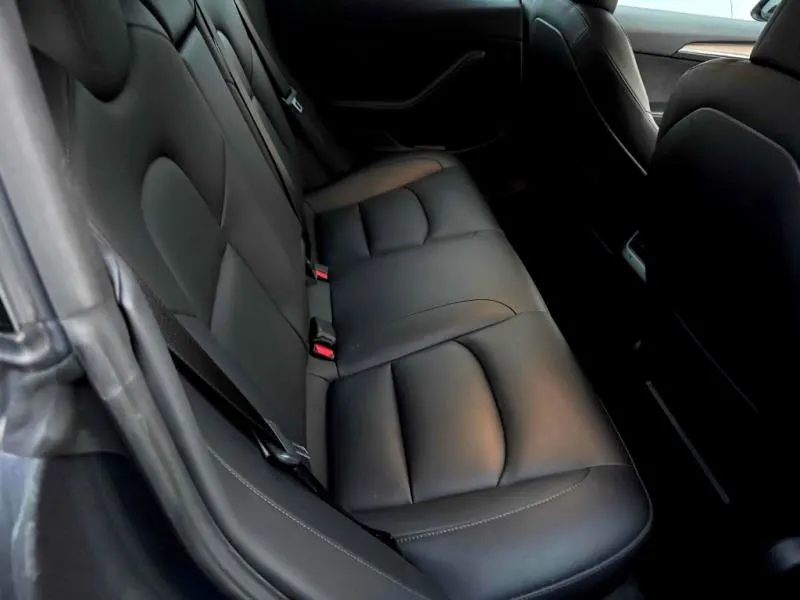 2021 Tesla Model 3 SR+ Refresh (55kWh LFP) — photo 7