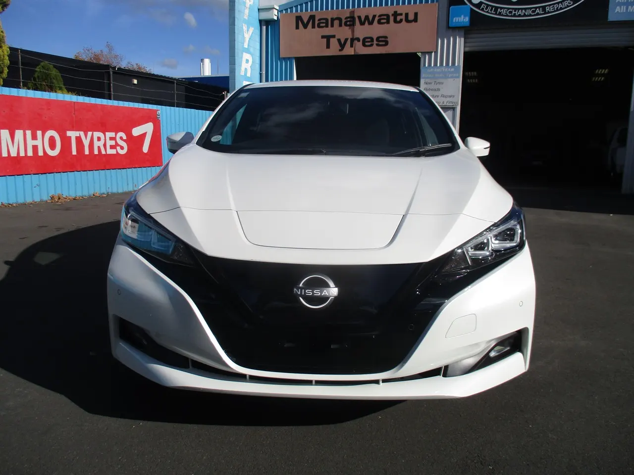 2022 Nissan Leaf 40 G — photo 2