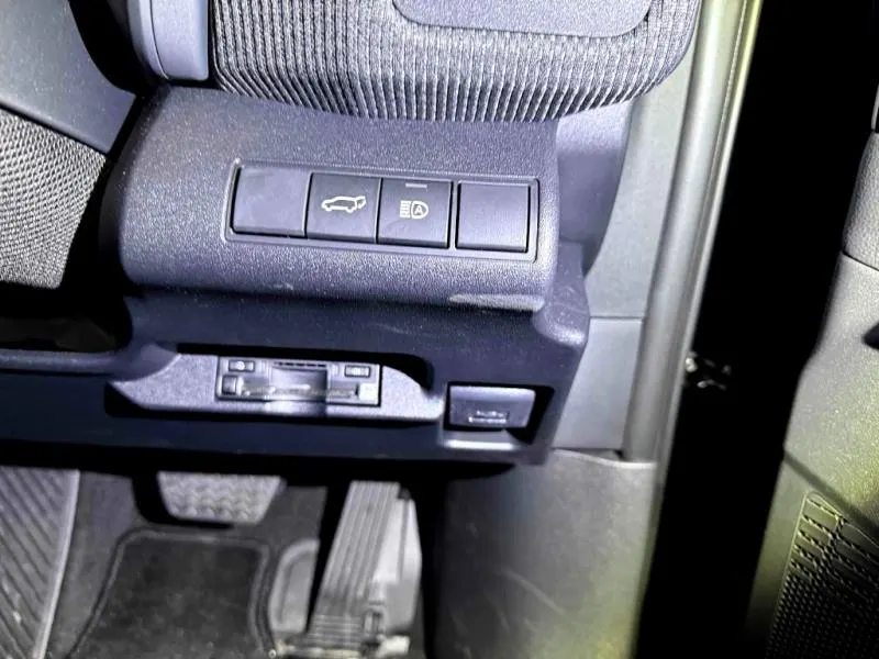 2023 Toyota BZ4X Z 4WD Dual Motor (71kWh) — photo 11