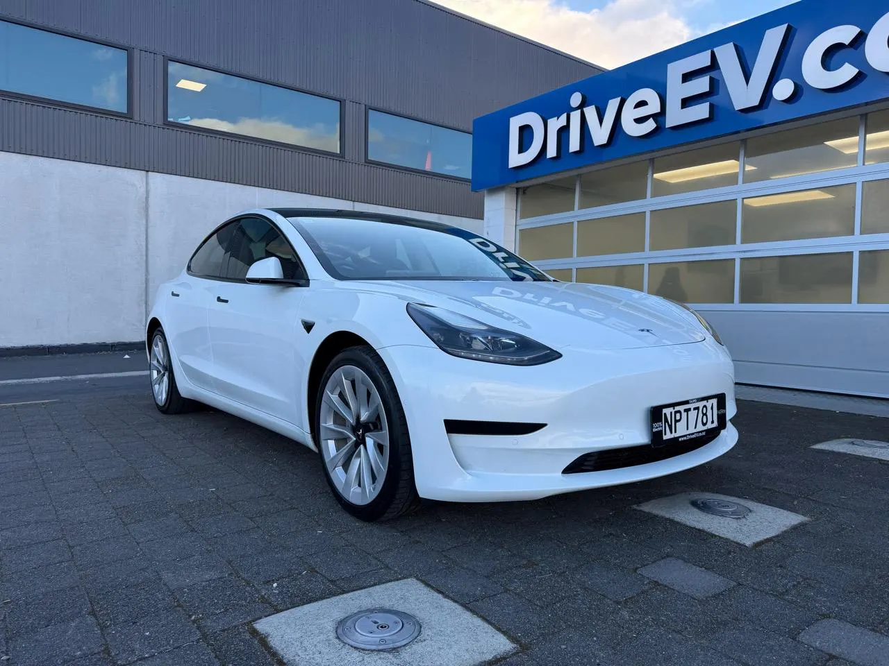 2021 Tesla Model 3 RWD LFP Refresh (60kWh) — photo 3