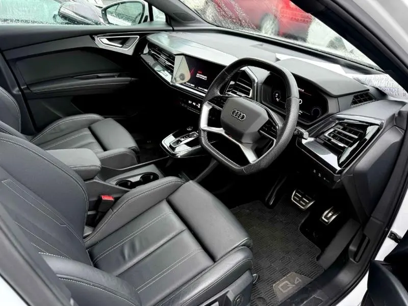 2023 Audi Q4 e-tron S Line (82kWh) — photo 4