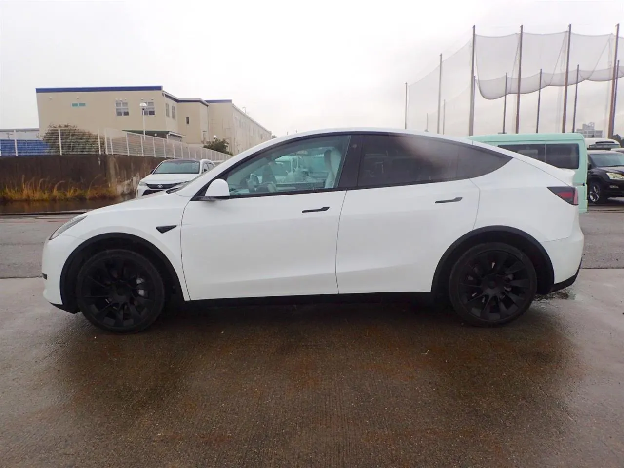 2022 Tesla Model Y RWD 60kWh LFP — photo 6