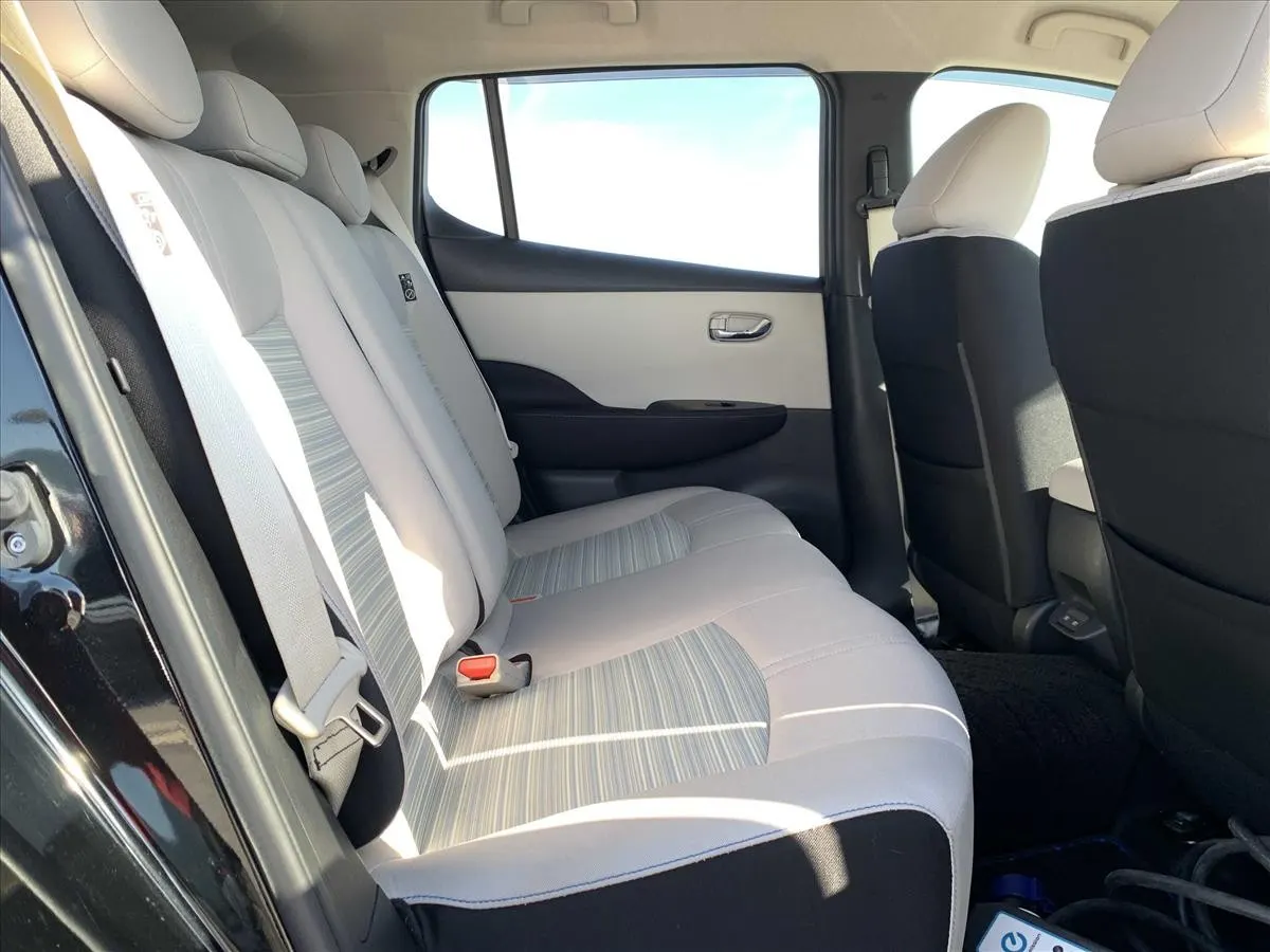 2021 Nissan Leaf X V Selection (40kWh), photo 9