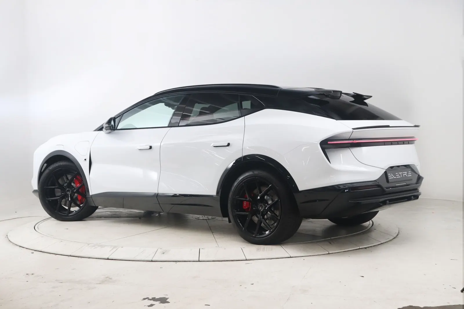 2026 Lotus Eletre S, photo 2