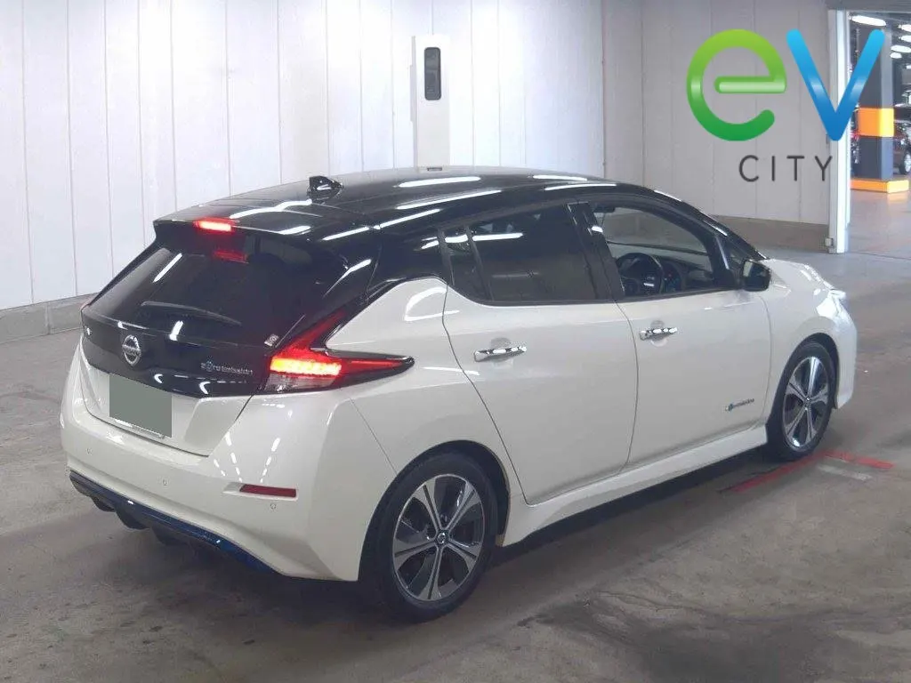 2020 Nissan LEAF X 40kWh With Pro Pilot, photo 2