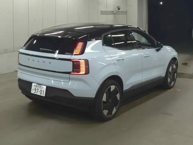 2024 Volvo EX30 Ultra Single Motor Extended Range — photo 3
