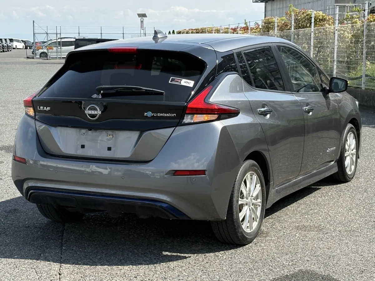 2022 Nissan Leaf S (40kWh) — photo 2