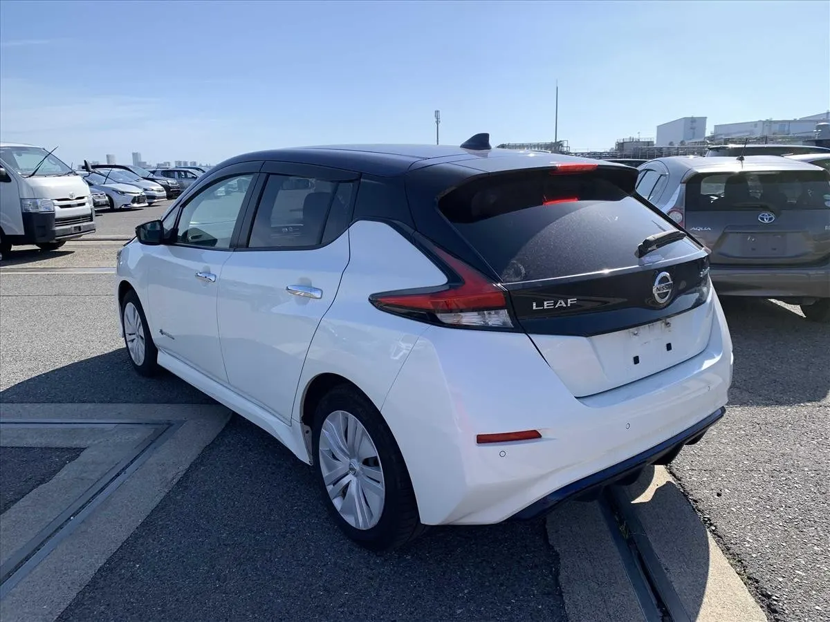 2021 Nissan Leaf S (40kWh) — photo 4