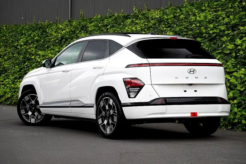 2024 Hyundai Kona Elite 64kWh — photo 7