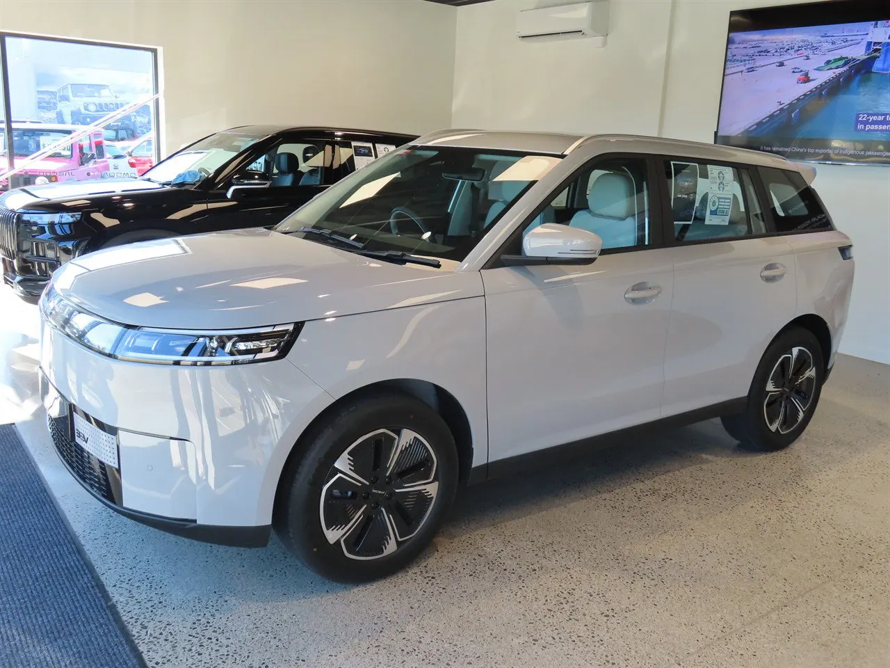 2026 Jaecoo J5 Summit EV - 59 kWh - 402km Range, photo 3