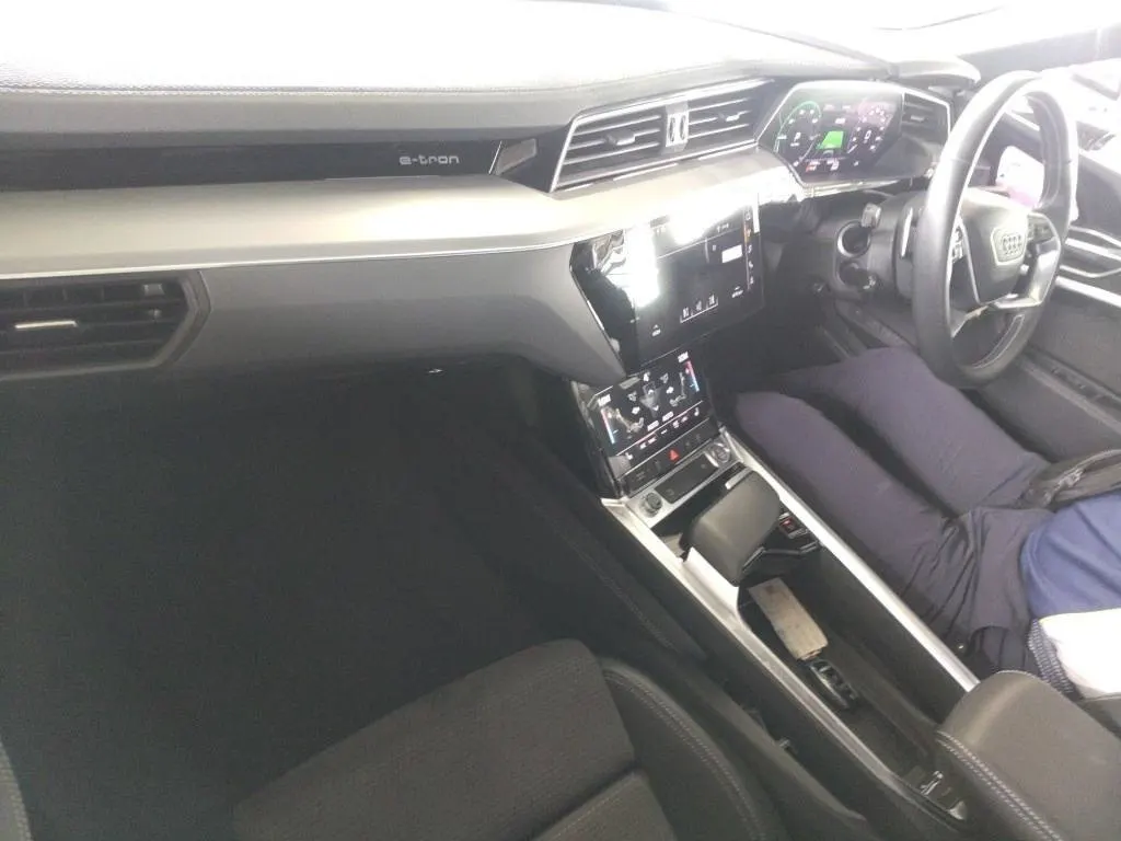 2020 Audi E-Tron Sportback 55 Quattro 1st Edition — photo 6
