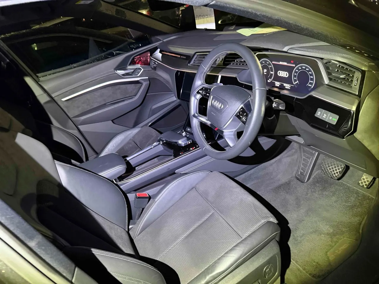 2020 Audi E-Tron Sportback 55 Quattro 1st Edition — photo 5
