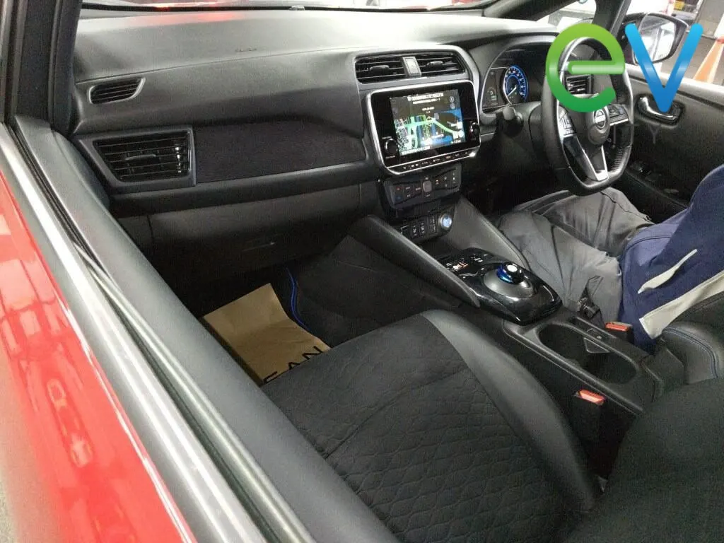 2024 Nissan Leaf X (40kWh) — photo 6