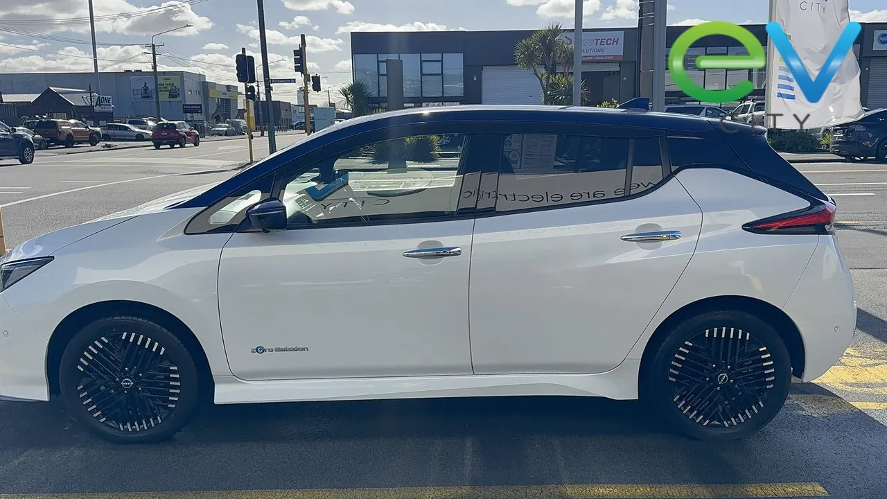 2023 Nissan LEAF X E+ 62kWh With Pro Pilot & 360 Camera — photo 7