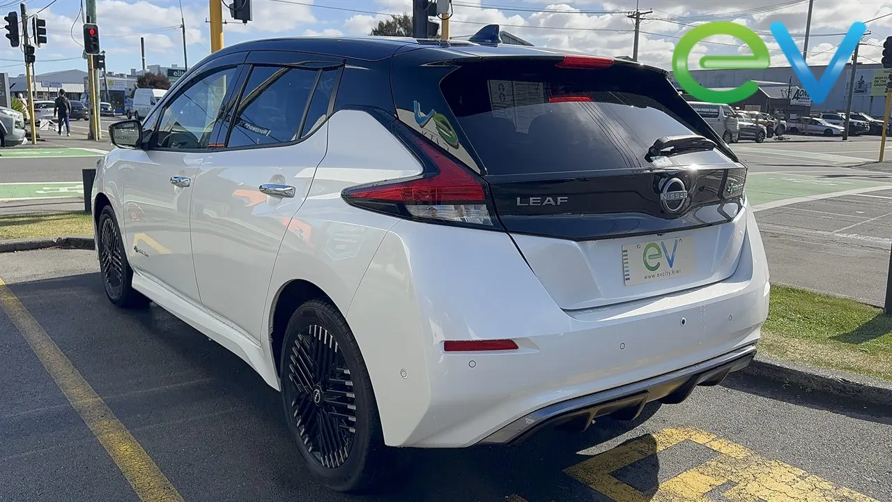 2023 Nissan LEAF X E+ 62kWh With Pro Pilot & 360 Camera — photo 6