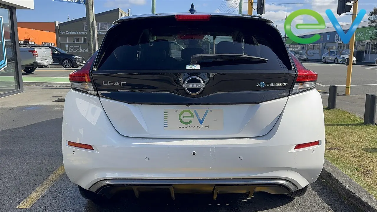 2023 Nissan LEAF X E+ 62kWh With Pro Pilot & 360 Camera — photo 5