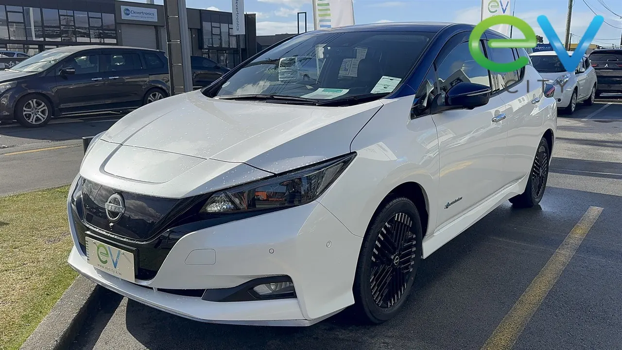 2023 Nissan LEAF X E+ 62kWh With Pro Pilot & 360 Camera — photo 8