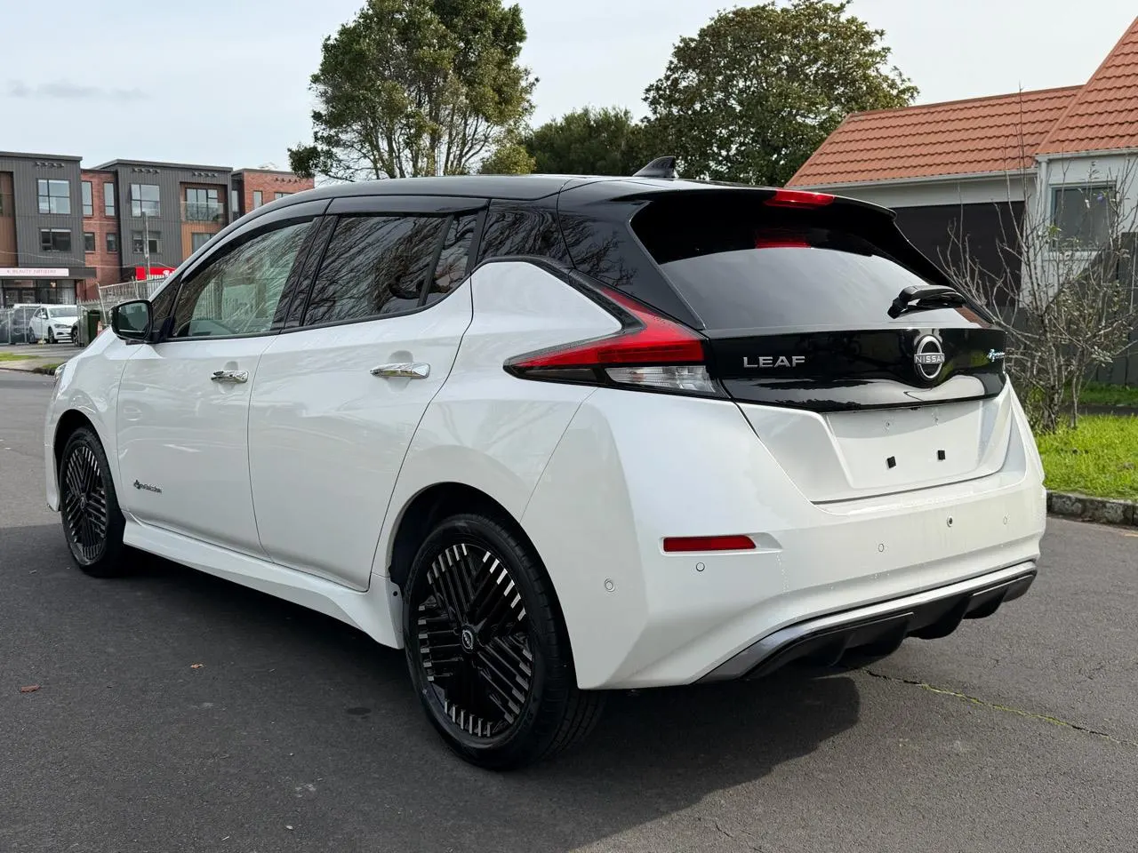 2023 Nissan Leaf e+ X (62kWh) — photo 7