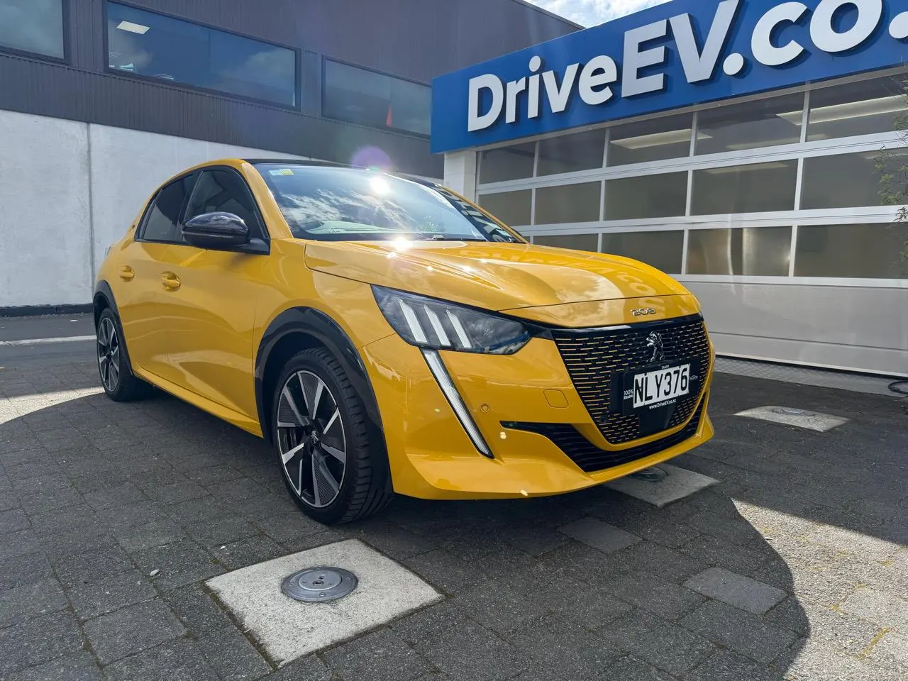 2020 Peugeot e-208 GT Line (50kWh) — photo 2