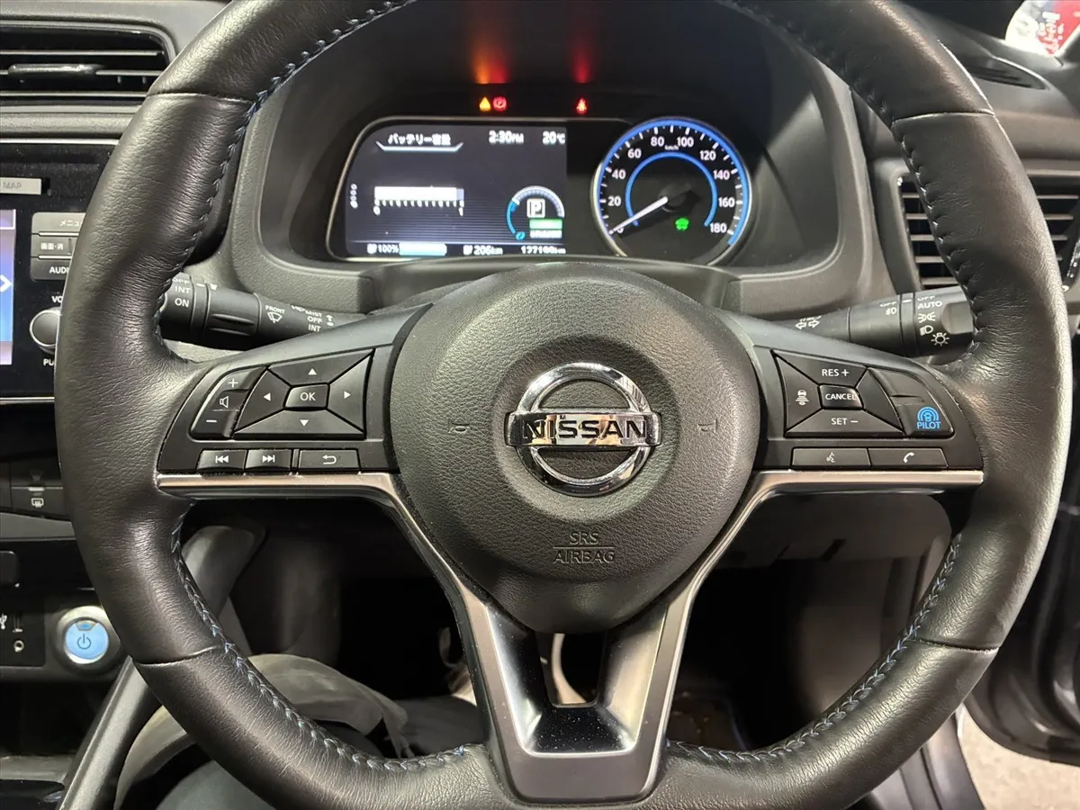 2018 Nissan Leaf X 100 Thousand Anniversary (40kWh) — photo 6