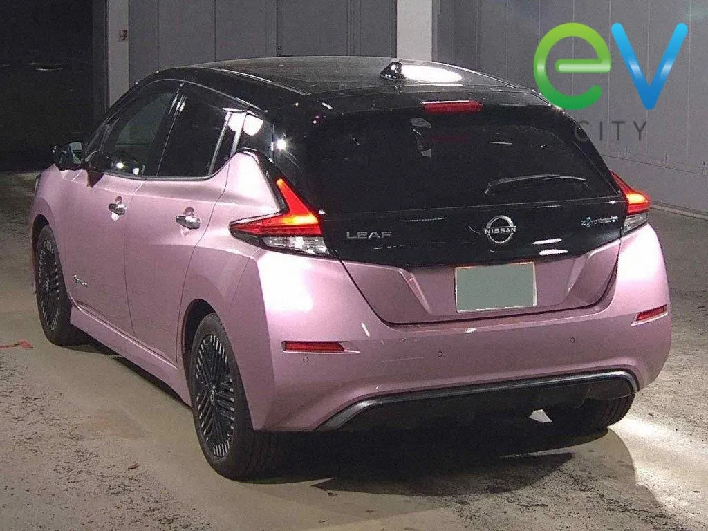 2022 Nissan Leaf X (40kWh), photo 2