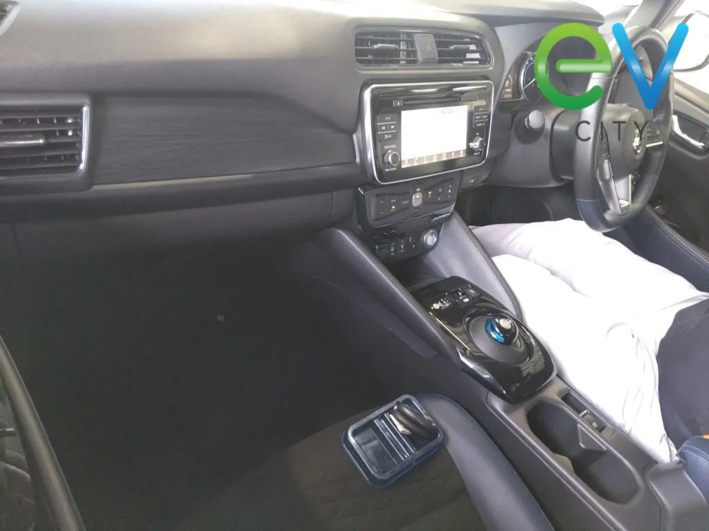 2020 Nissan LEAF X 40kWh Autech with Pro Pilot & 360 Camera, photo 5