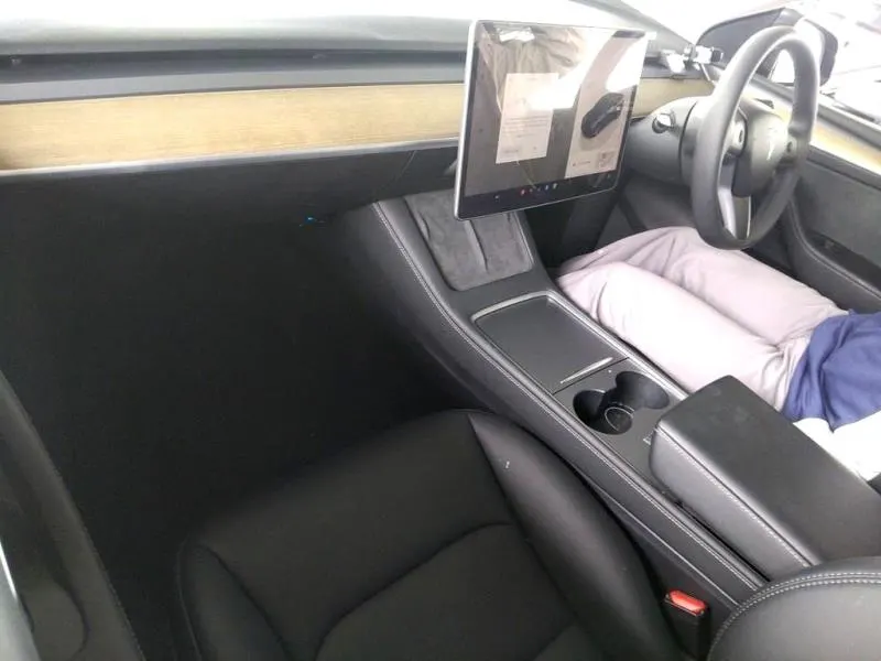 2023 Tesla Model Y RWD (60kWh) — photo 7